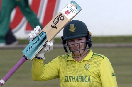 Questions after star Proteas batter Lizelle Lee quits international cricket in middle of tour to England