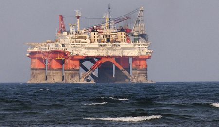 Lonely, hard work on oil rigs, but salaries soaring