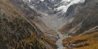 Autumnal Hiking, Arolla, Switzerland. Photographer: Tanya Robinson<br>