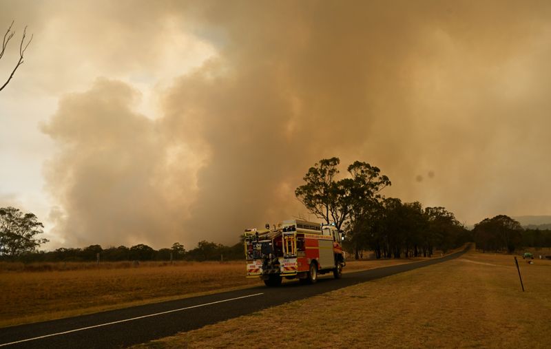Hottest week ever ignites Australia’s catastrophic ‘red’ Friday.