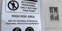Strict protocol in place at the Protea Hotel in Durbanville. Visitors’ temperatures are measured upon entering the premises. There is hand sanitiser in the foyer and on the concierge’s desk. Signs prohibit access to patients’ rooms. (Photo: Biénne Huisman / Spotlight)