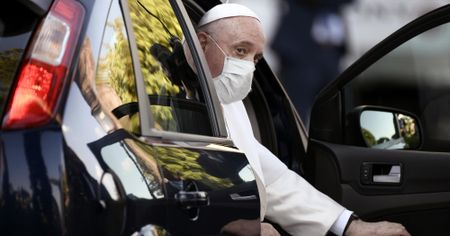 US hospitalisations steady; South Africa registers 2,972 new cases