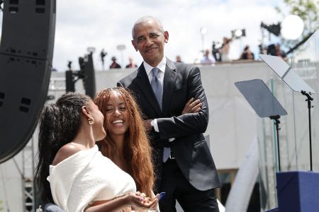 Barack Obama opens his presidential centre — Family, friends, the faithful and the famous