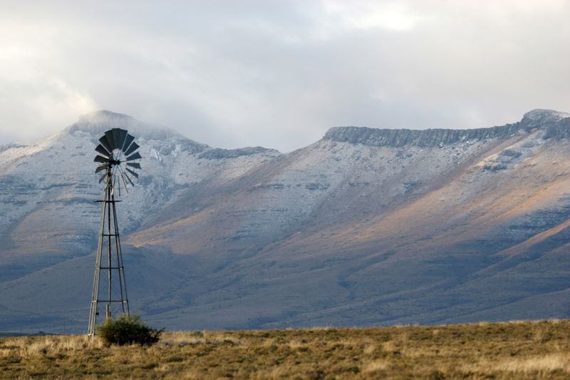 BOOK EXCERPT: How dolerite turned the Karoo into an ancient canvas and a barrier to fracking