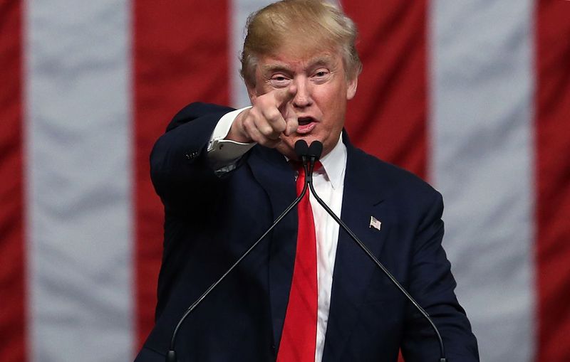 Trump firma órdenes para limitar la ciudadanía por nacimiento