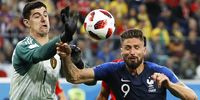 Belgium's goalkeeper Thibaut Courtois (L) in action against France's Olivier Giroud (R) during the FIFA World Cup 2018 semi final soccer match between France and Belgium in St.Petersburg, Russia, 10 July 2018. EPA-EFE/ETIENNE LAURENT 