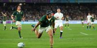 Cheslin Kolbe of South Africa scores the second try during the Rugby World Cup 2019 final between England and South Africa at International Stadium Yokohama in Yokohama, Kanagawa, Japan. (Photo: Shaun Botterill / Getty Images)