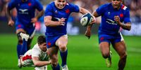 Star French scrumhalf Antoine Dupont on his way to score a try during a Six Nations match against England at the Stade de France in Paris on 19 March 2022. (Photo: EPA-EFE / Christophe Petit Tesson)