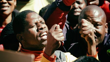 Ramaphosa & Dlodlo vs public service workers & unions – blinking first not recommended