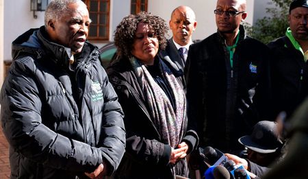 LGE 2016, The Day Before Tomorrow: ANC’s Tau pays Mbeki a visit, while IEC wraps up special votes