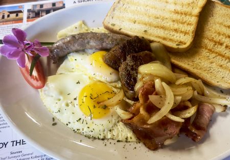 Lekker Brekker Monday: The Hantam Breakfast