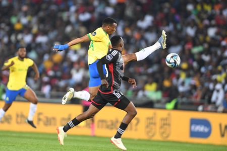 Spanish mentor José Riveiro under fire from bullish Orlando Pirates fans ahead of MTN8 final