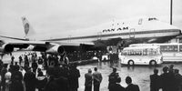 The first commercial flight of a Boeing 747-121, operated by Pan Am, lands at Heathrow Airport on 22 January 1970. (AFP/Getty Images.)