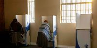 Citizens cast their votes during the South African general election at a polling station in Johannesburg, South Africa, 29 May 2024.  (Photo: EPA / KIM LUDBROOK)