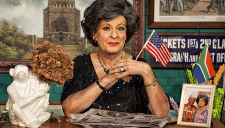 Video: Evita's Free Speech, Ep.74 – Evita offers political asylum to the Obamas!