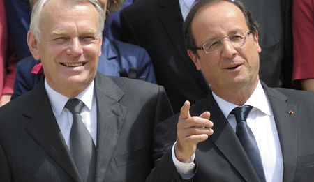 France extends euro zone olive branch to Berlin