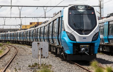 Cape Town mayor threatens President with formal dispute process over rail devolution in wake of taxi strike