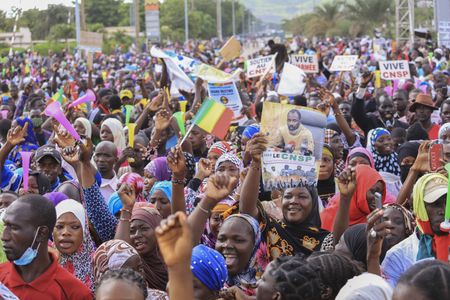 Mali’s transition at risk as political class fights back against dissolution of parties