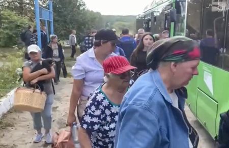 Zelensky braces army for 'new steps' amid Kursk advance; Putin calls in ex-bodyguard to counter incursion