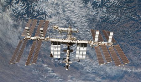 Obama agrees to four-year extension for International Space Station
