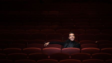 ‘Not a high-brow show’ says Jonathan Roxmouth about ‘Back In Lights, A Musical Return’