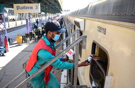 Phelophepa train brings hope and health to Northern Cape