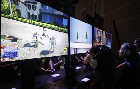 'Fortnite' frenzy reigns at E3 gaming expo