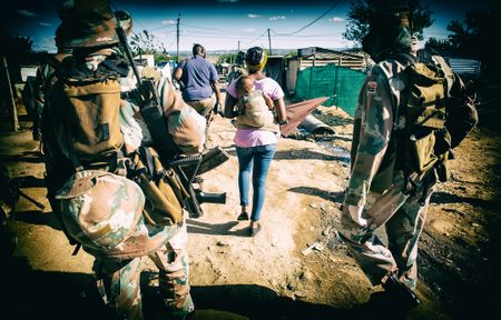 Toward a risk-based strategy for managing the COVID-19 epidemic: A modelling analysis