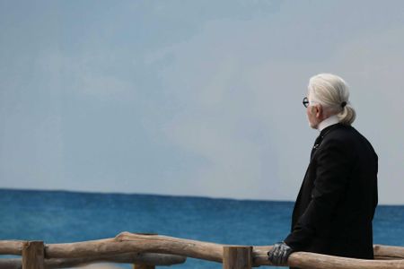 Karl Lagerfeld, Designer Who Ruled Over Chanel for Decades, Dies