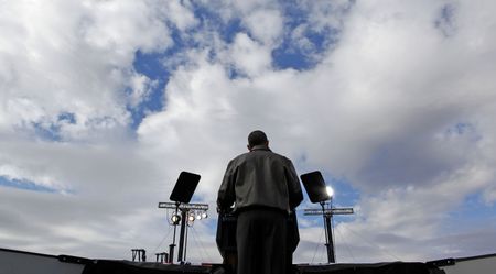 Obama revives his 2008 'change' slogan in final campaign pitch