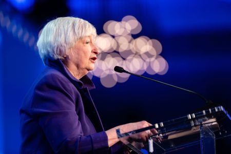 Yellen Still Hopes U.S. Inflation Gets Back to 2% by Year-end