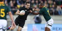 South Africa's Makazole Mapimpi looks to tackle New Zealand’s Ben Smith. John Cowpland, Saturday 27 July, 2019. (Photo: John Cowpland)
