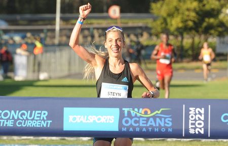 Record-breaker Gerda Steyn's historic Two Oceans Marathon run in her own words
