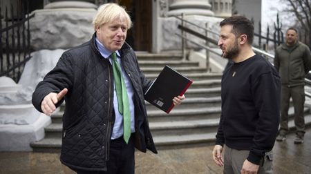 Russia claims advances in Zaporizhzhia region; Ukraine anticipates training on Leopard tanks soon