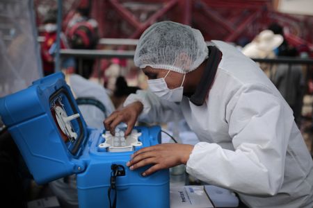 Omicron accounts for 58.6% of US sequenced infections; South Africa registers 7,216 new cases