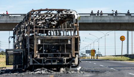 GroundUp: Cape taxi strike suspended after day of protest action marred by violence