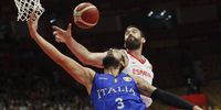 Marco Belinelli (front) of Italy in action during the FIBA Basketball World Cup 2019 group J second round match between Spain and Italy in Wuhan, China, 06 September 2019.  EPA-EFE/MADE NAGI