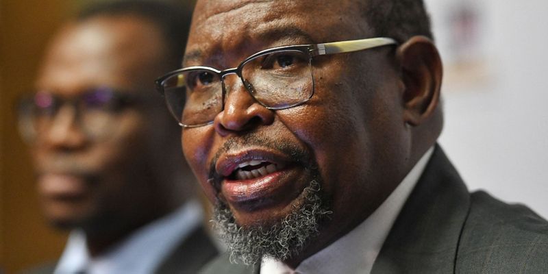 www.dailymaverick.co.za