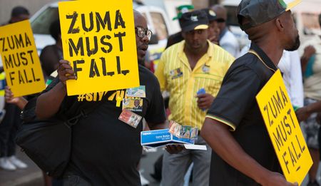 #OccupyLuthuliHouse Round 2: Pro and anti-Zuma protesters face off outside the ANC's headquarters