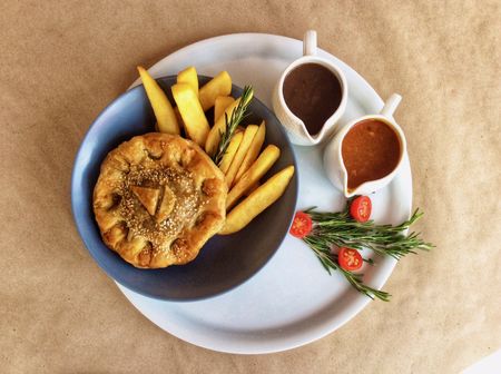 Skordalia, Baklava and the return of the Point Yacht Club pie