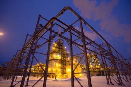 OPEC+ Faces Output Decision as Omicron Puts Market in Disarray