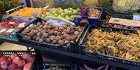 Touching the super-seasonal fruit and vegetables is also not allowed. (Photo: Margot Patterson) 