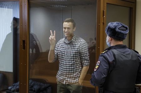 Jailed Kremlin critic Alexei Navalny to hear verdict in new case