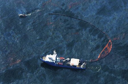 Gulf of Mexico oil disaster oozes landward