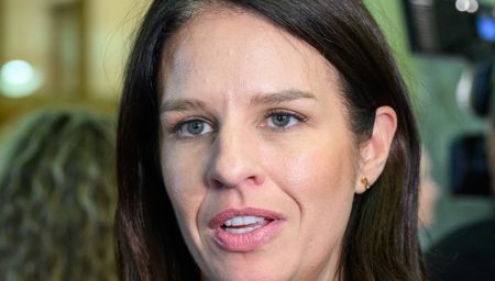 New Zealand tightens visa rules following near-record migration