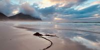 Betty's Bay Dawn. Photographer: Johan Steyn</p>
<p>P4U_readersubmission_20250228