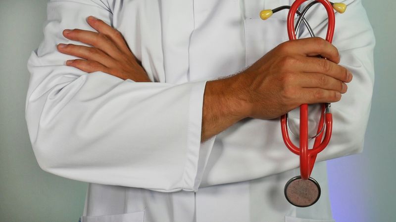 厳しい経済状況における健康保険の利点