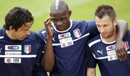 Balotelli warning for racists at Euro 2012