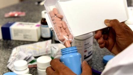 New TB drug shows promise, but experimental vaccine disappoints