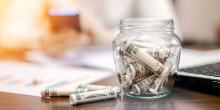 Economic reprieve lifts confidence, but money habits stubbornly stand still